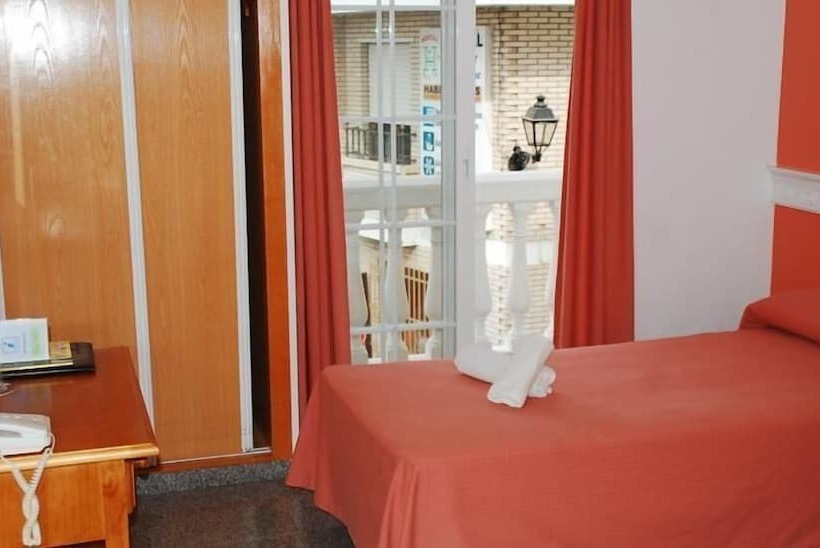 Номер Стандарт Трехместный, Hostal Mary Tere