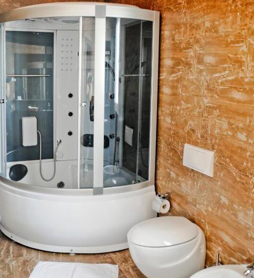 סוויטה דלוקס, Doro City