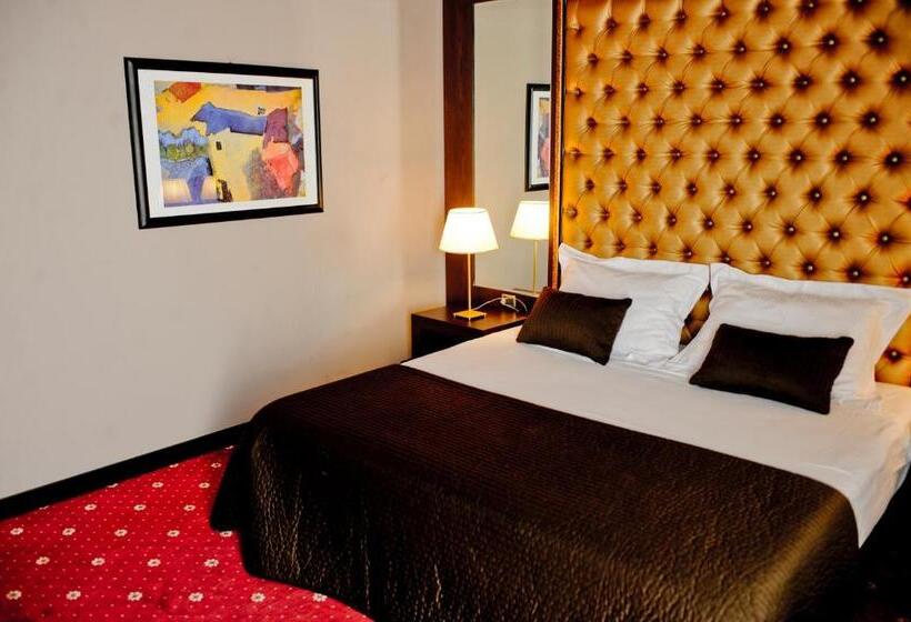 סוויטה דלוקס, Doro City