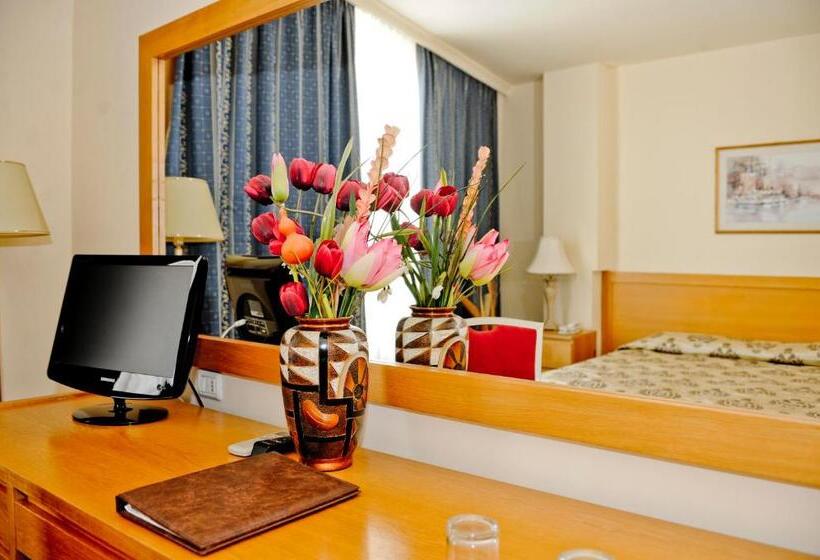 חדר סטנדרט יחיד, Doro City