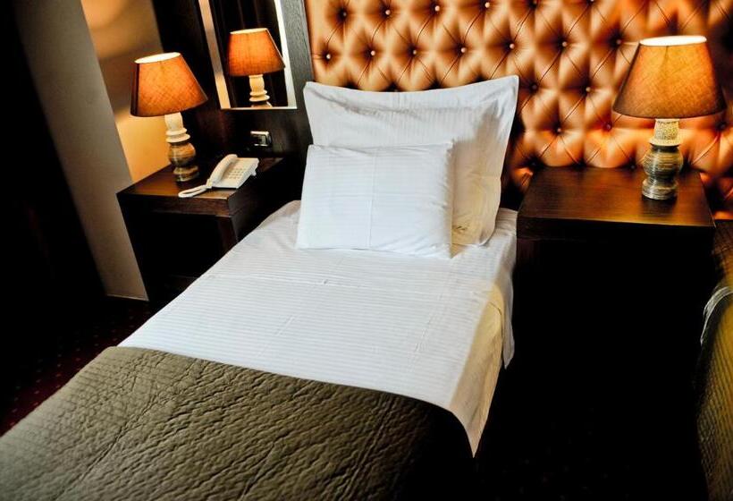 חדר סטנדרט יחיד, Doro City