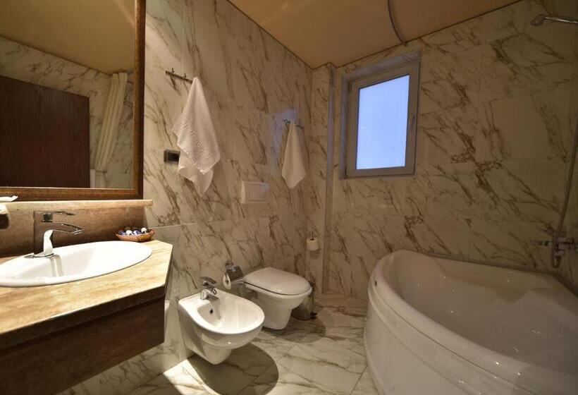 חדר סופריור יחיד, Doro City