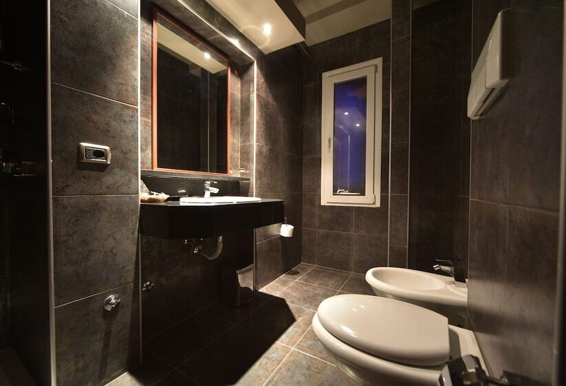 חדר סטנדרט לשלושה, Doro City