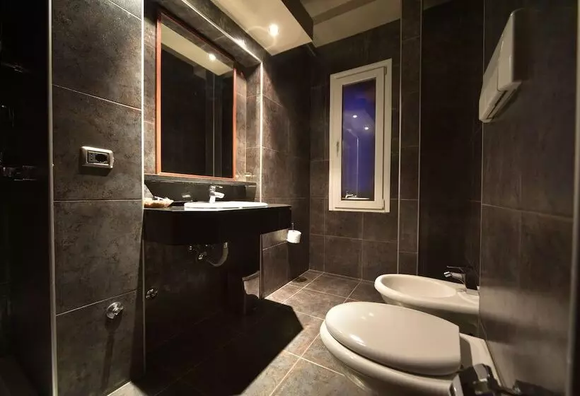 اتاق استاندارد سه نفره, Doro City