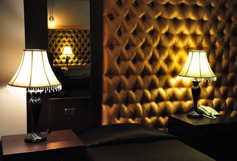 חדר סטנדרט לשלושה, Doro City