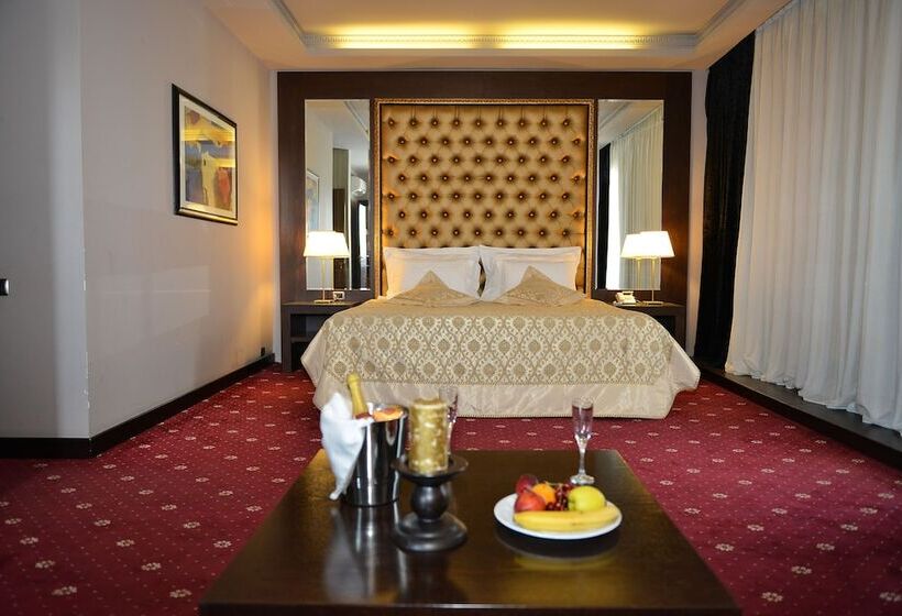 סוויטה דלוקס, Doro City