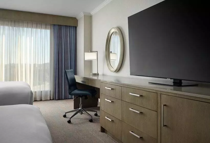 اتاق لوکس, Doubletree By Hilton Irvine   Spectrum