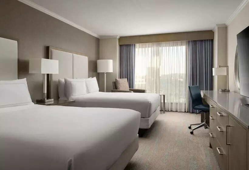 اتاق دلوکس مخصوص معلولین, Doubletree By Hilton Irvine   Spectrum