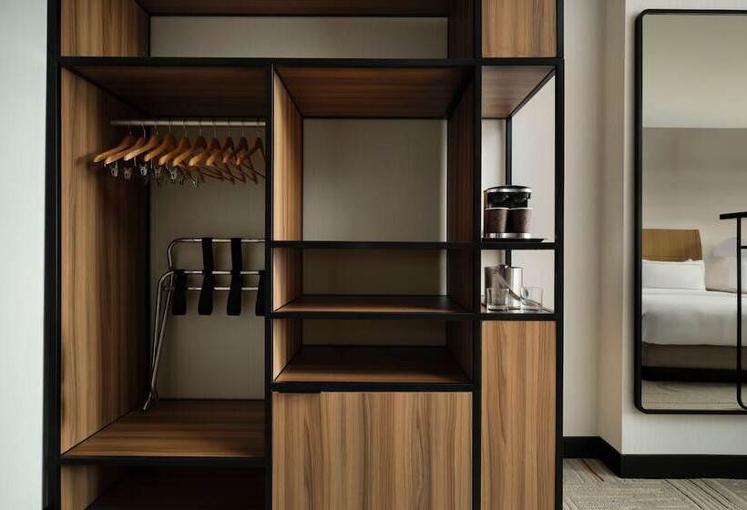 장애인용 디럭스룸, Doubletree By Hilton Irvine   Spectrum