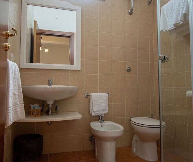 غرفة عائلية مطلّة علي الحديقة, Giardino Degli Ulivi Resort