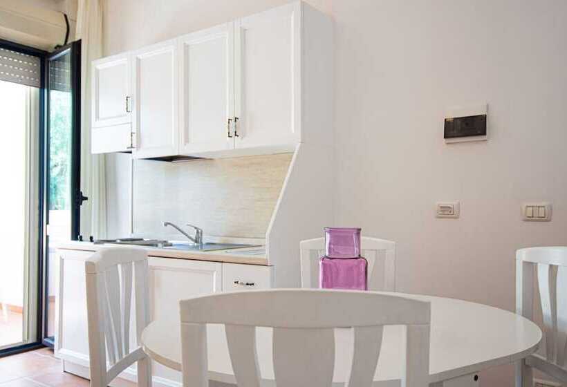 غرفة عائلية مطلّة علي الحديقة, Giardino Degli Ulivi Resort