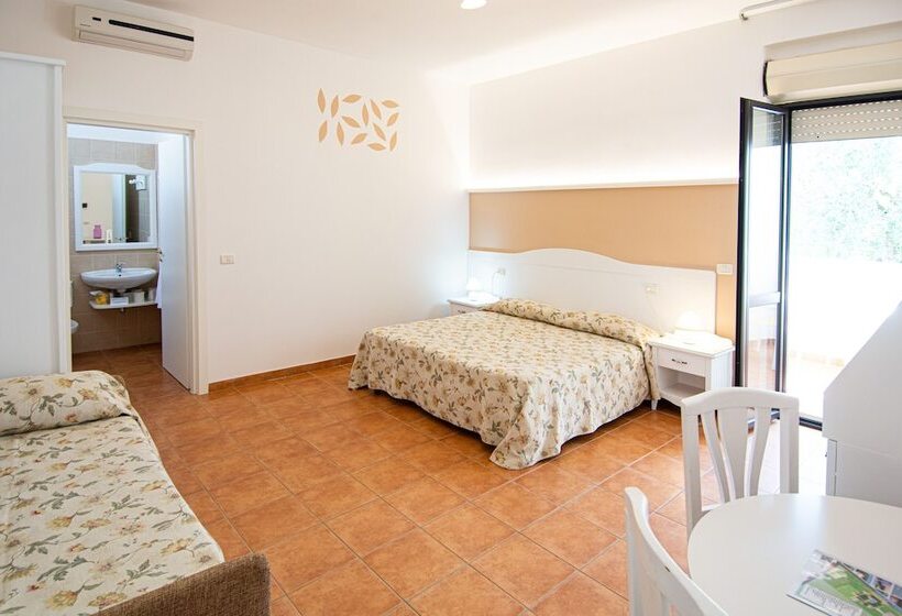 غرفة عائلية مطلّة علي الحديقة, Giardino Degli Ulivi Resort