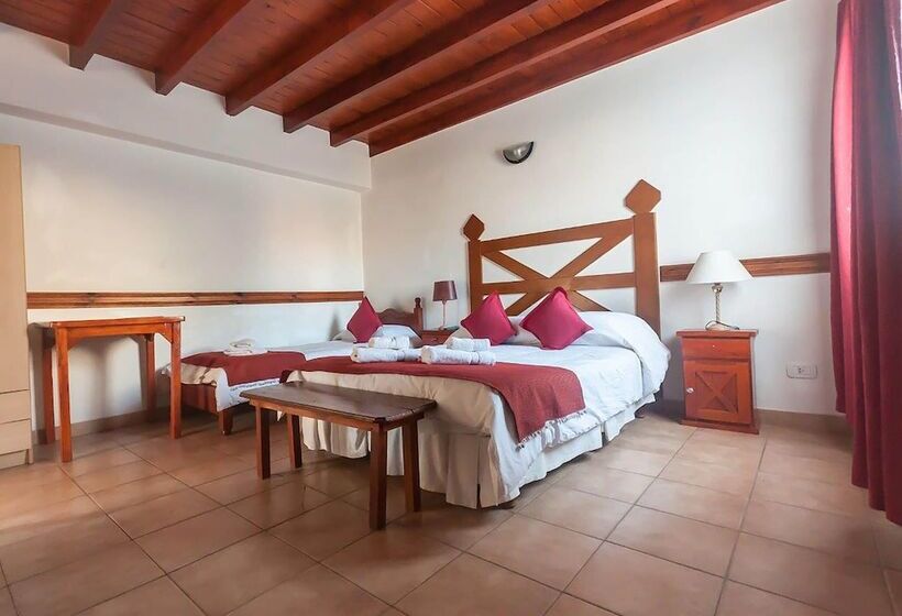 غرفة قياسية ثلاثية, Hostería Austral