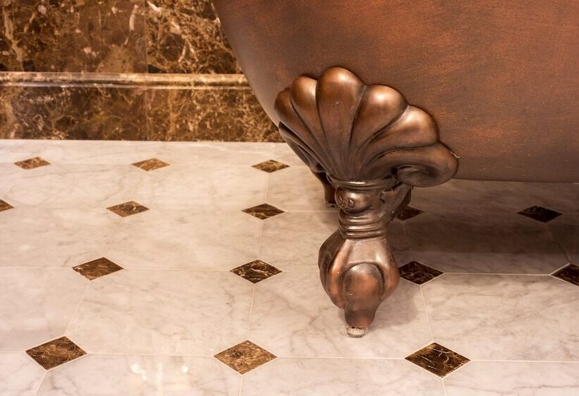 اتاق کلاسیک, Locarno