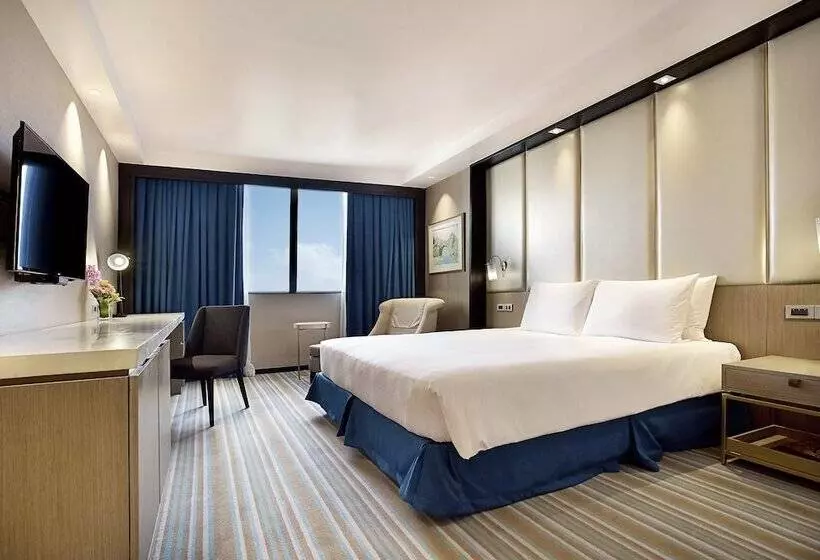 オーシャンビューのプレミアムルーム。, Marco Polo Plaza Cebu