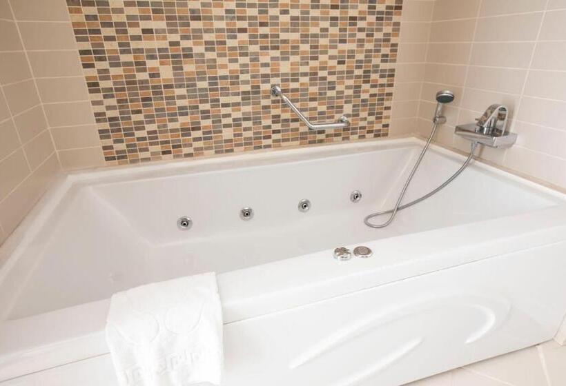 豪华房间带漩涡浴缸, Orange County Belek