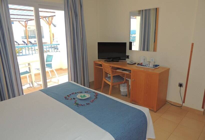 Номер Стандарт, Punta Del Cantal