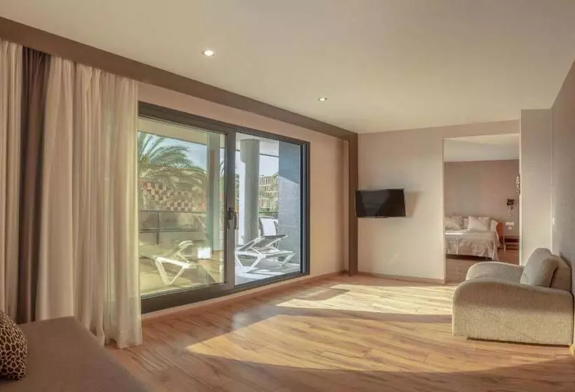 سوئیت جونیور با تراس, Rh Don Carlos & Spa