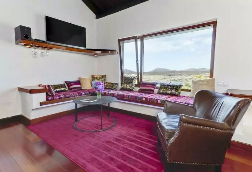 سوییت لوکس, Casa De Hilario