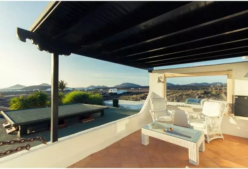 سوییت لوکس, Casa De Hilario