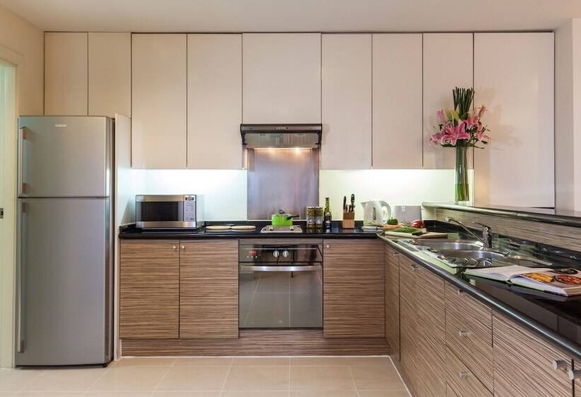 2 Bedroom Premium Apartment, Somerset Chancellor Court