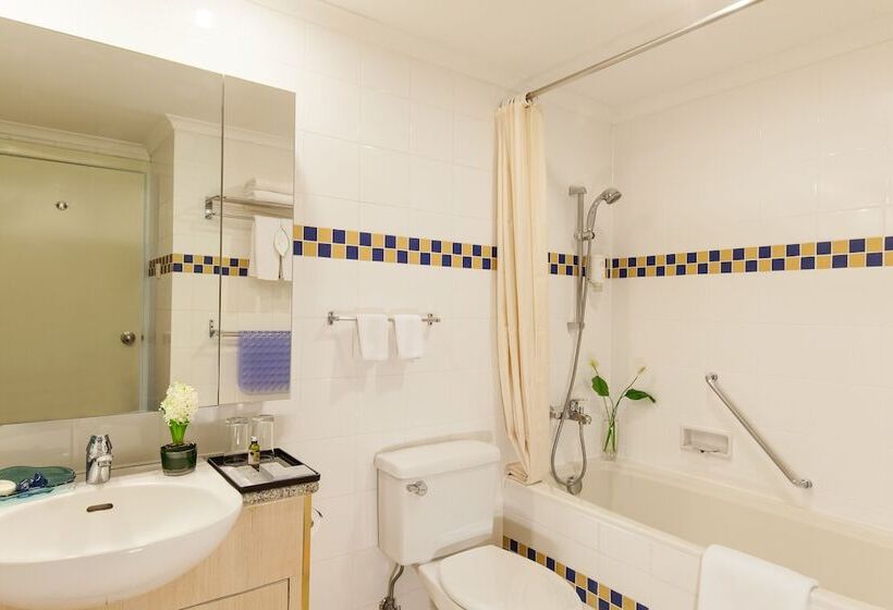 2 Bedroom Premium Apartment, Somerset Chancellor Court