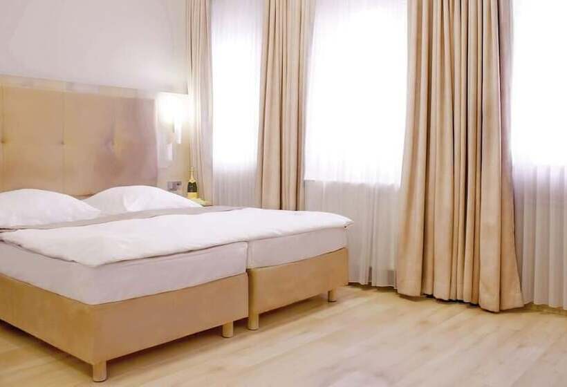 غرفة قياسية, Am Kurfuerstenplatz   Messe