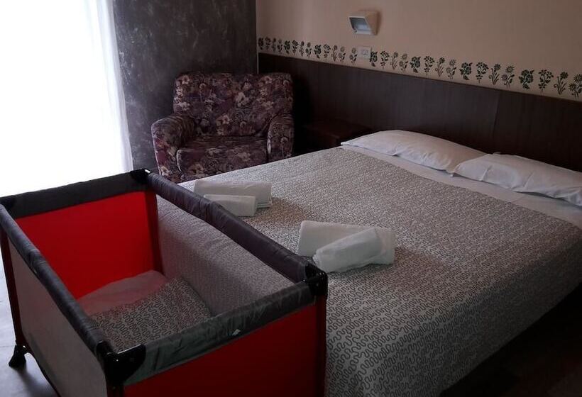 اتاق استاندارد چهار تخته, Annetta