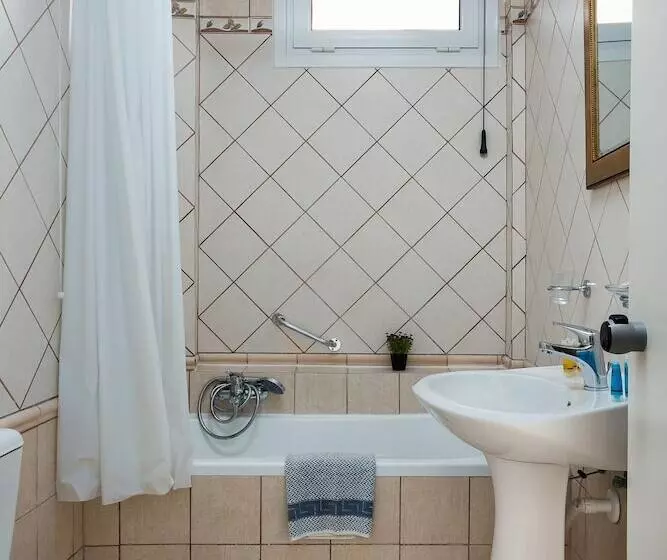 Chambre Standard Individuelle, Arion