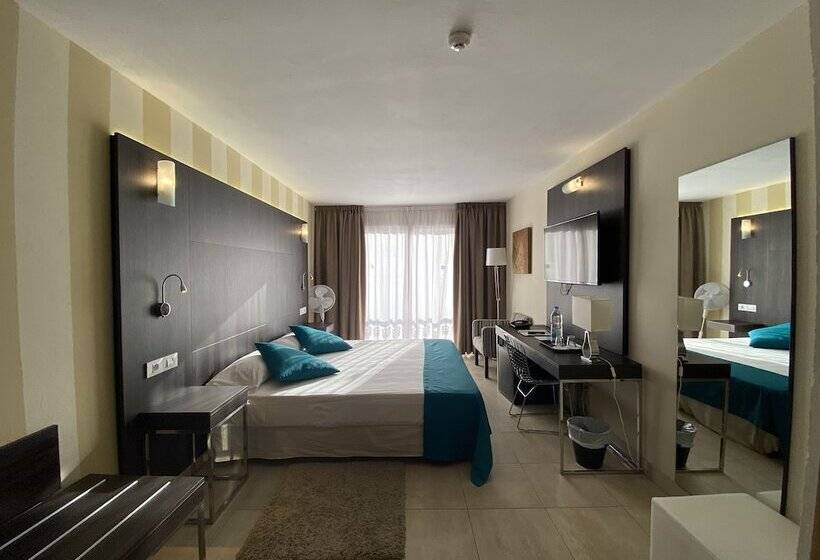 Номер Deluxe, La Aldea Suites