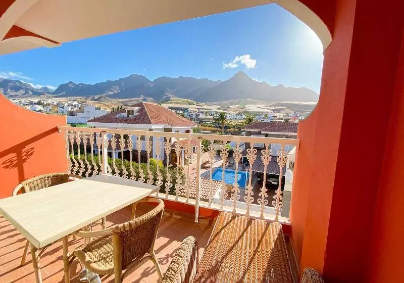 سوییت جونیور, La Aldea Suites