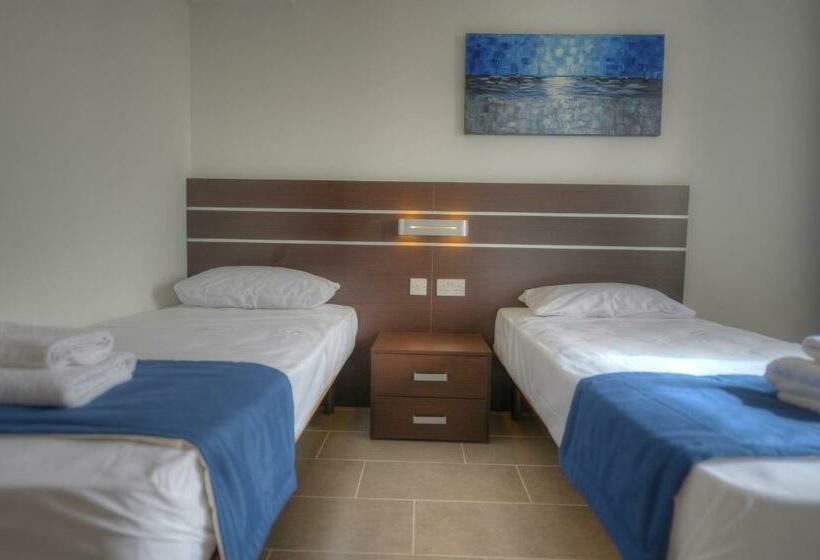 سوئیت پنت هاوس, Luna Holiday Complex