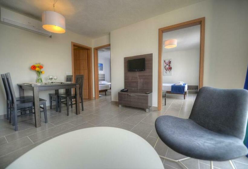 سوئیت پنت هاوس, Luna Holiday Complex