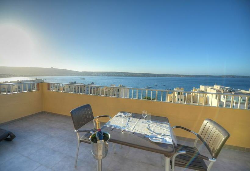 سوئیت پنت هاوس, Luna Holiday Complex