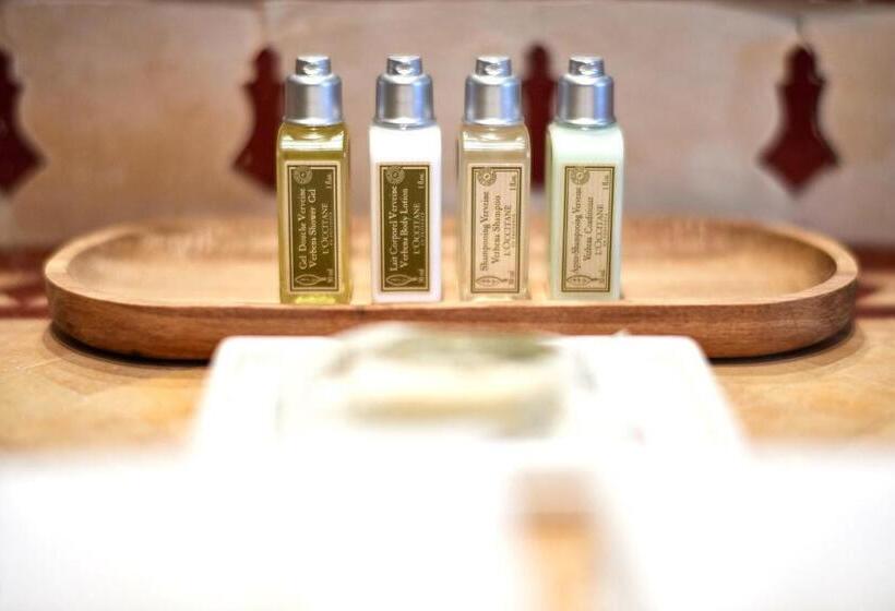 סוויטת ג'וניור, Pago De Cirsus