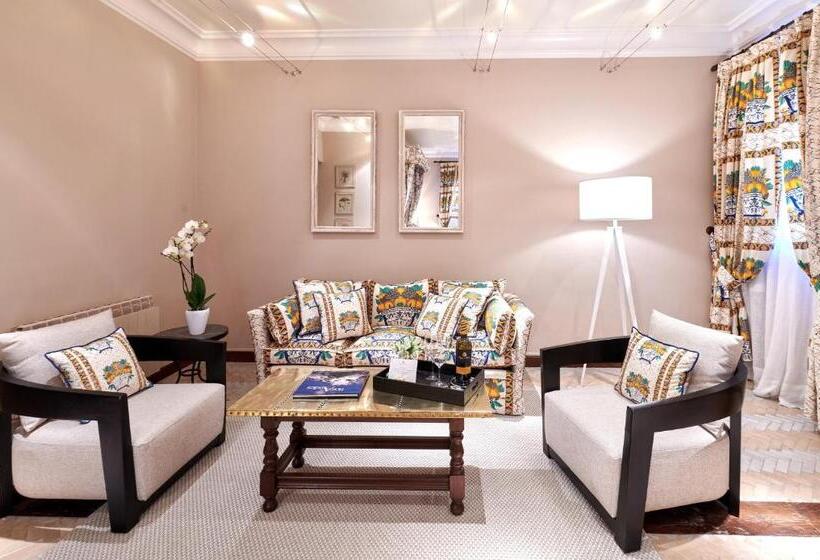 סוויטת ג'וניור אקזקיוטיב, Pago De Cirsus