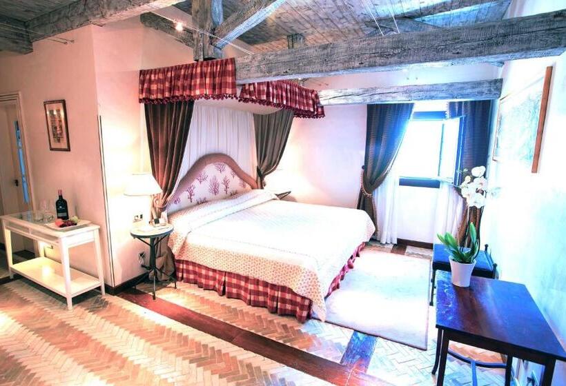 סוויטת ג'וניור אקזקיוטיב, Pago De Cirsus