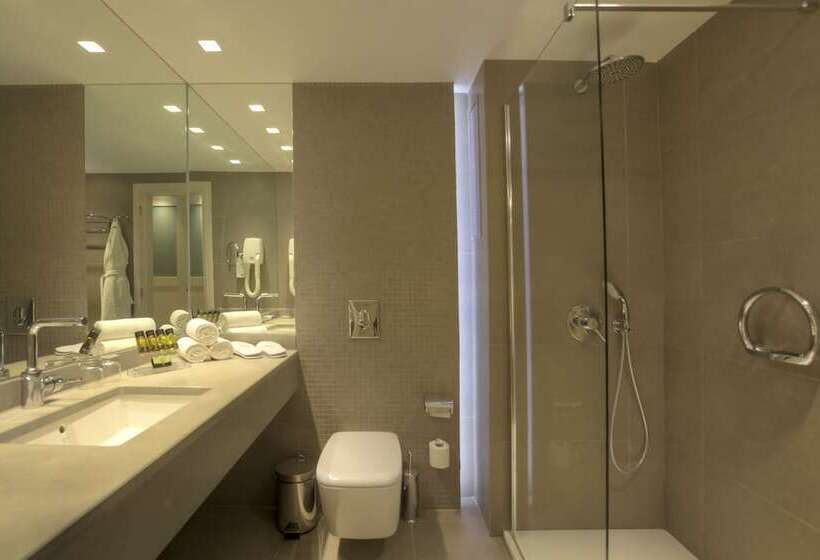 Номер Deluxe, Platanista