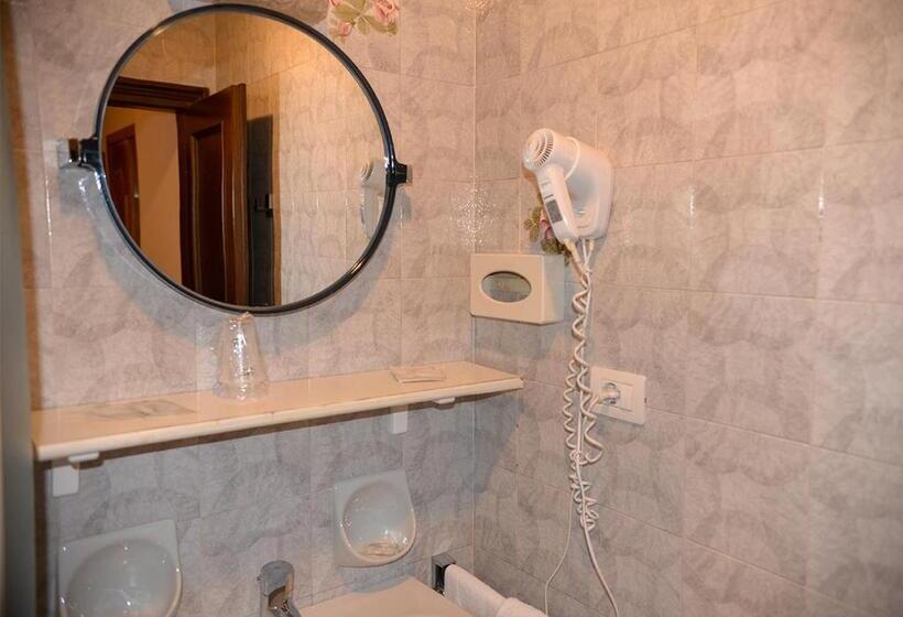 غرفة قياسية ثلاثية, Regina Delle Dolomiti