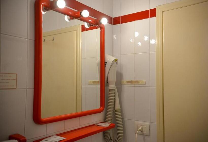 غرفة قياسية مزوَّدة بشُرفة, Regina Delle Dolomiti