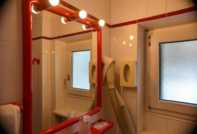 غرفة قياسية مزوَّدة بشُرفة, Regina Delle Dolomiti