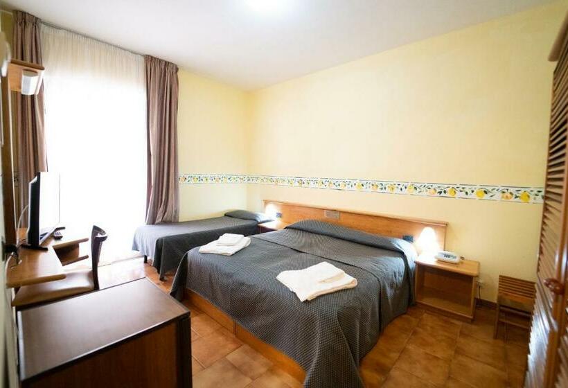 Номер Стандарт Трехместный, San Pietro