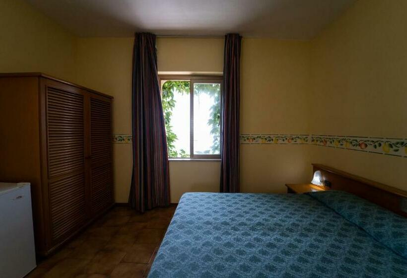 Номер Стандарт, San Pietro