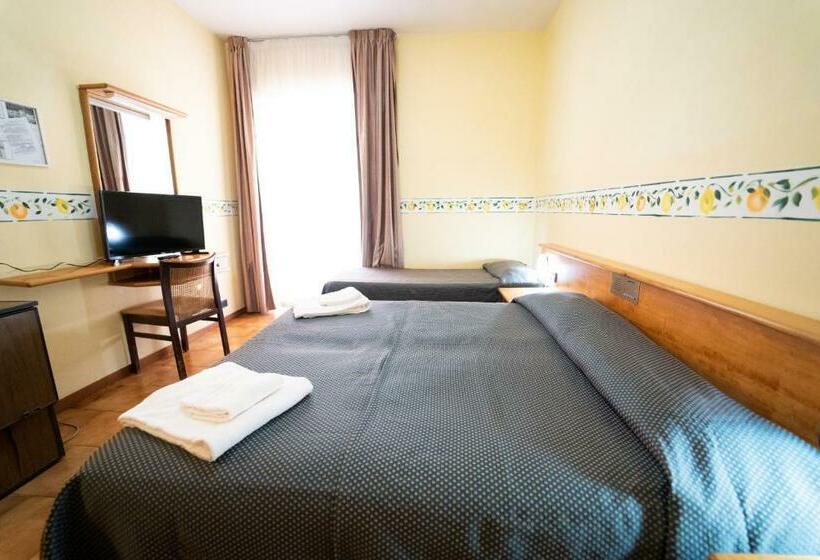 Номер Стандарт Трехместный, San Pietro