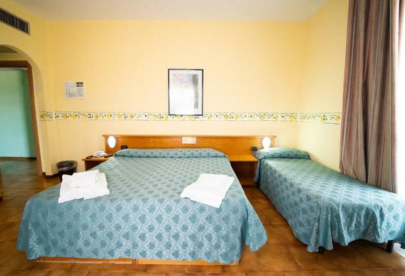 Номер Стандарт Трехместный, San Pietro