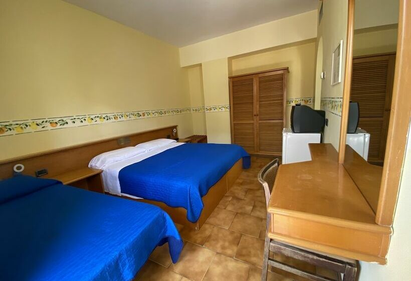 Номер Стандарт Трехместный, San Pietro