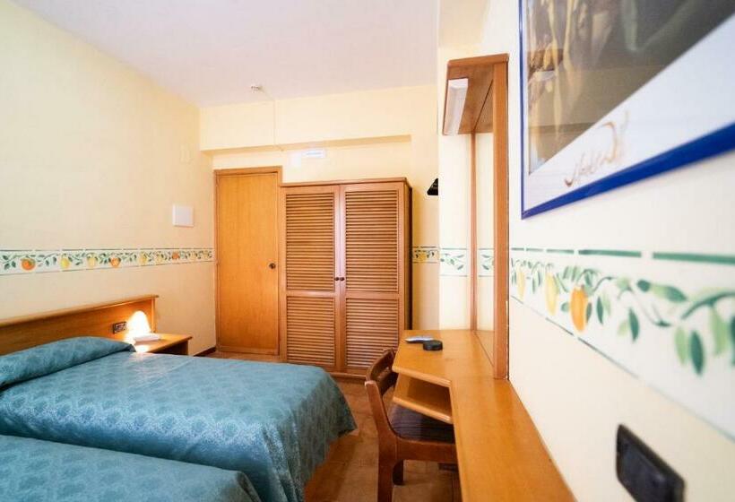 Номер Economy, San Pietro