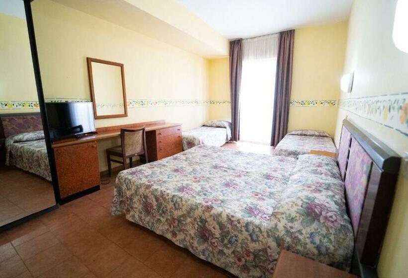 Четырехместный Номер Стандарт, San Pietro