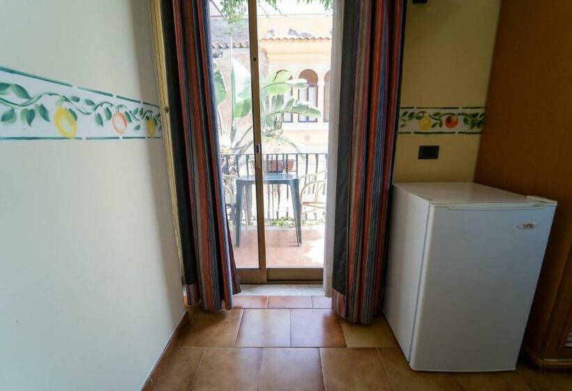 Номер Стандарт с Балконом, San Pietro