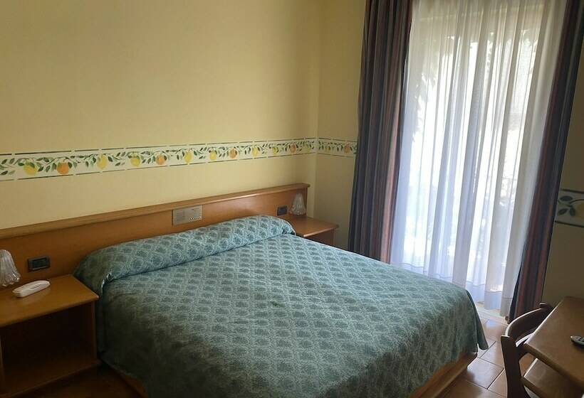 Номер Стандарт с Балконом, San Pietro